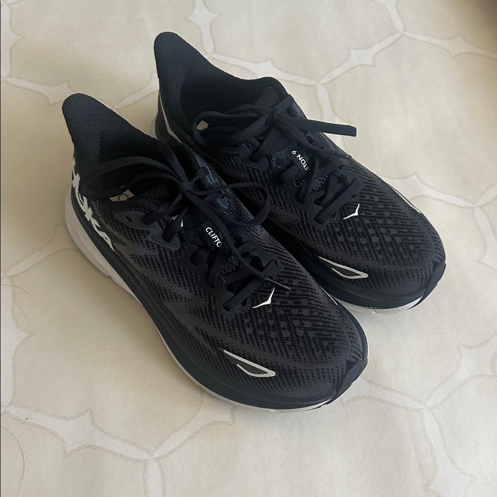 Black and White Women’s Hoka Clifton 9 Size 6.5 B Medium Width Sneakers